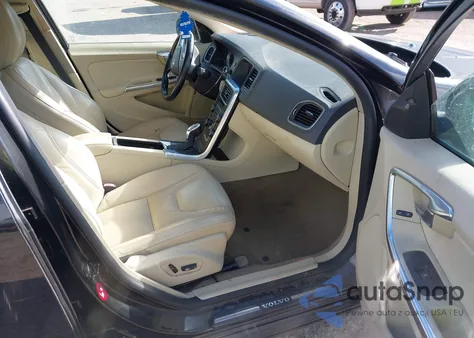 2013 Volvo S60 T5 из США, поврежденный, VIN YV1612FS1D2220344